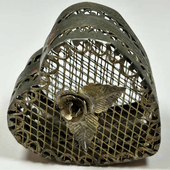 Vintage Silver Plated Metal Filigree Heart Trinket Jewelry Ring Box Rose Leaf - Picture 6 of 7